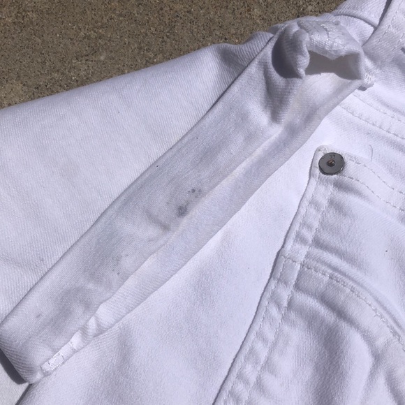 Joe’s Jeans 24” White Kicker Cropped - Picture 5 of 8